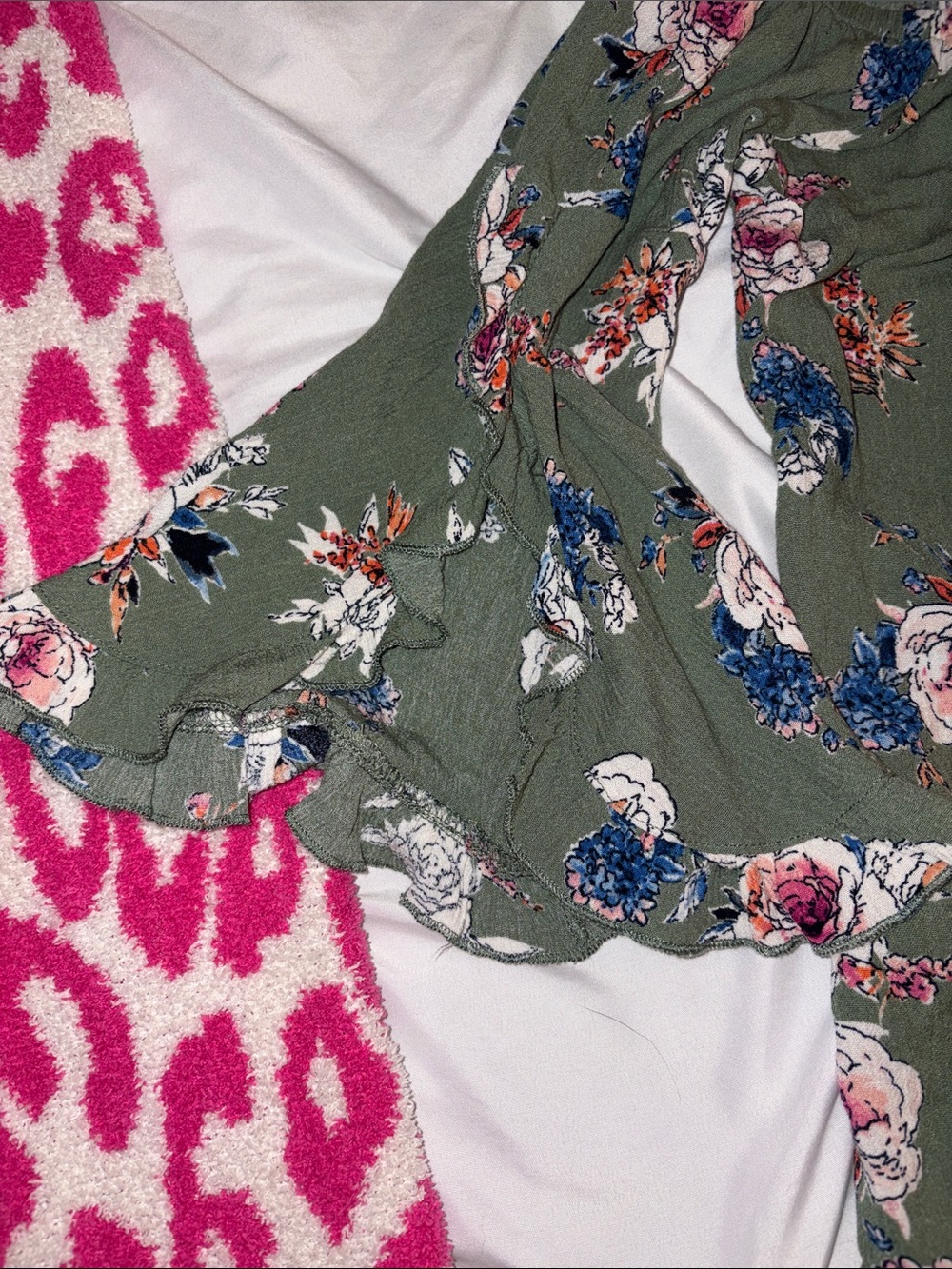 Gypsies & Moondust Olive Floral Off-Shoulder Top - Picture 3 of 4